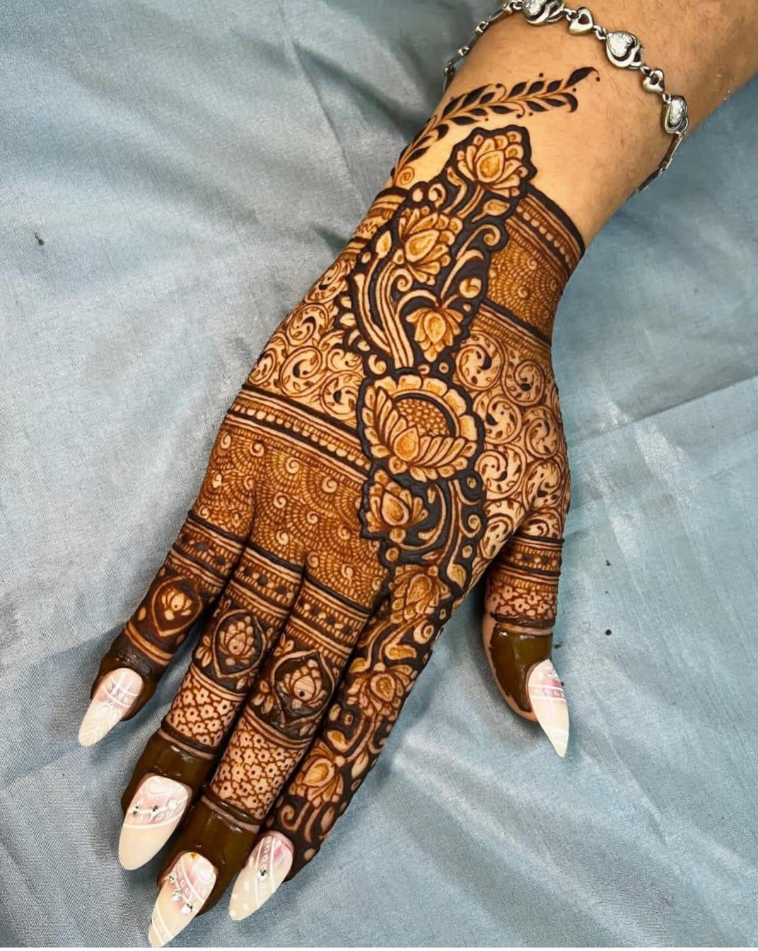 Beautiful Arabic Mehndi Designs for Hands and Feet